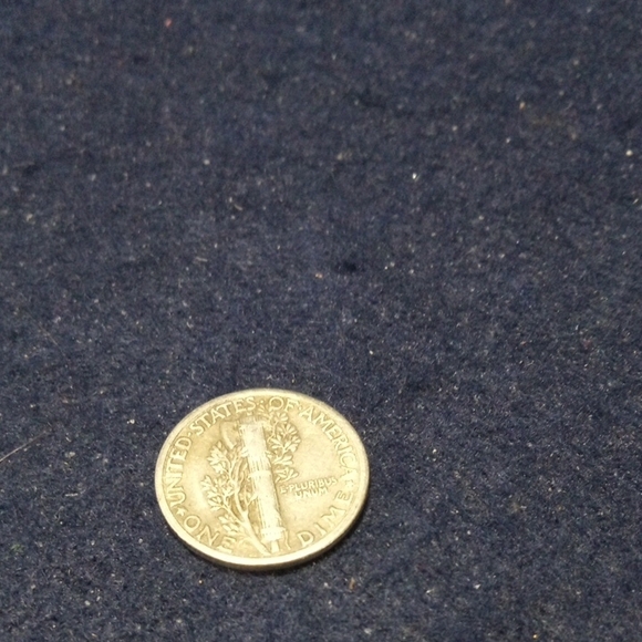 1927 Silver Mercury Dime Coin - Picture 2 of 2